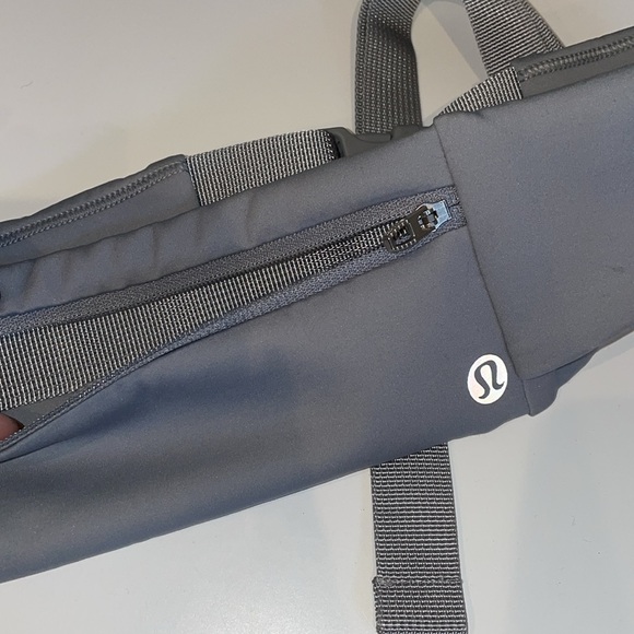 Lululemon Fast and Free Running Belt - Picture 5 of 6